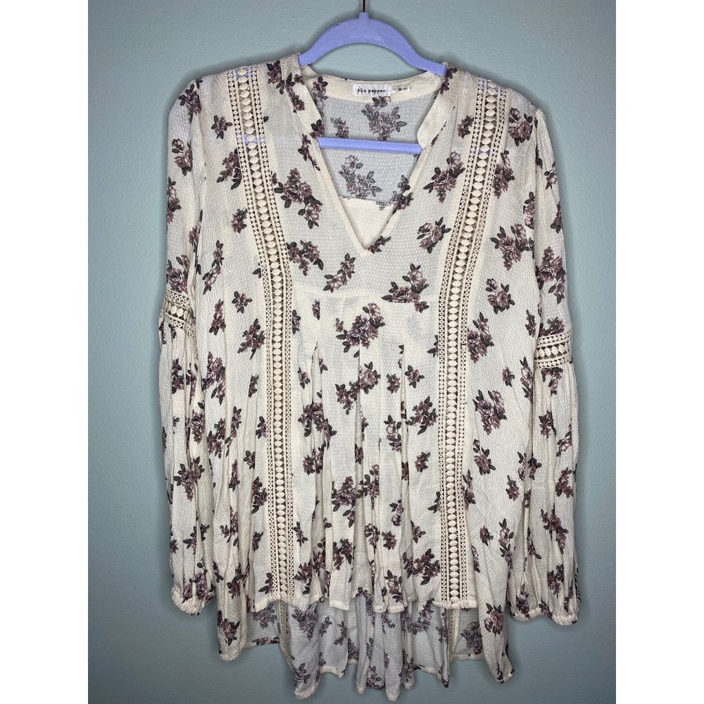 BLU PEPPER medium top Long sleeve crochet ivory amethyst beautiful